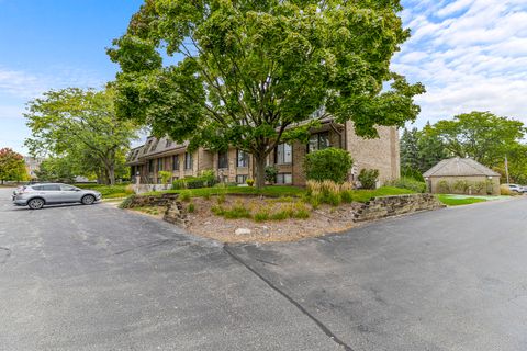 Tiny photo for 1721 Northfield Square #C, Northfield, IL 60093 (MLS # 12507452)