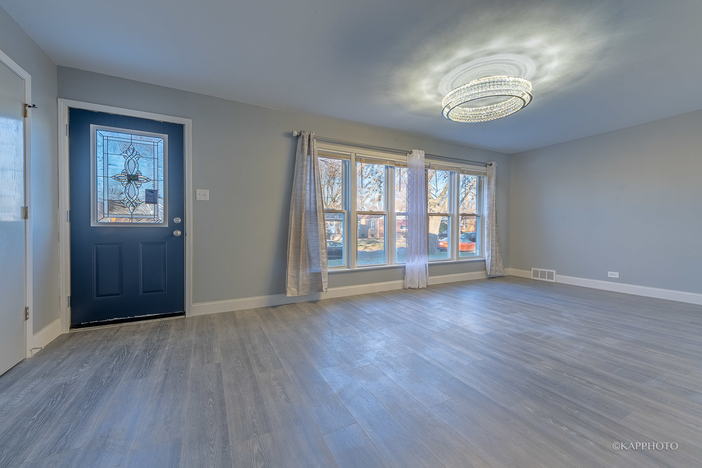 519 W 125th Place