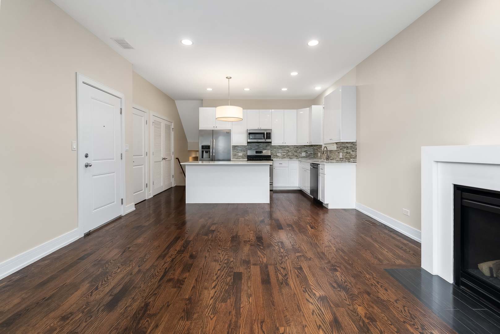 3514 N Sacramento Avenue 3S