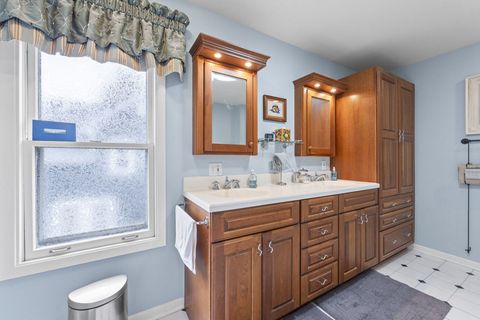 Tiny photo for 114 S Elm Street, Mount Prospect, IL 60056 (MLS # 12585660)