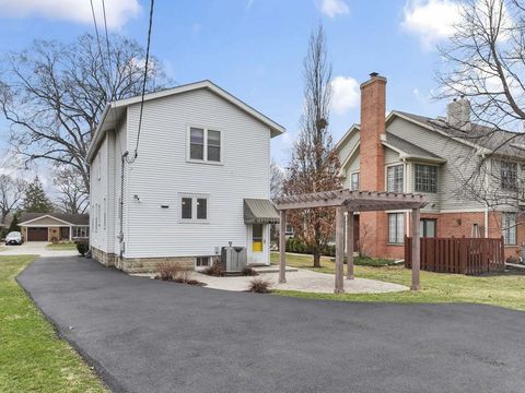 Tiny photo for 114 S Elm Street, Mount Prospect, IL 60056 (MLS # 12585660)