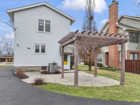 Tiny photo for 114 S Elm Street, Mount Prospect, IL 60056 (MLS # 12585660)