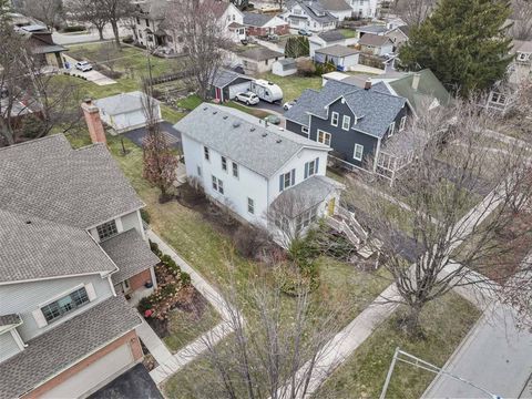 Tiny photo for 114 S Elm Street, Mount Prospect, IL 60056 (MLS # 12585660)