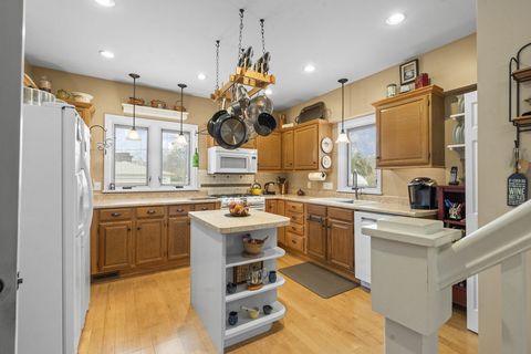 Tiny photo for 114 S Elm Street, Mount Prospect, IL 60056 (MLS # 12585660)