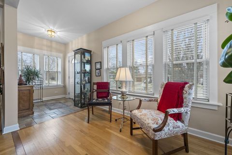 Tiny photo for 114 S Elm Street, Mount Prospect, IL 60056 (MLS # 12585660)