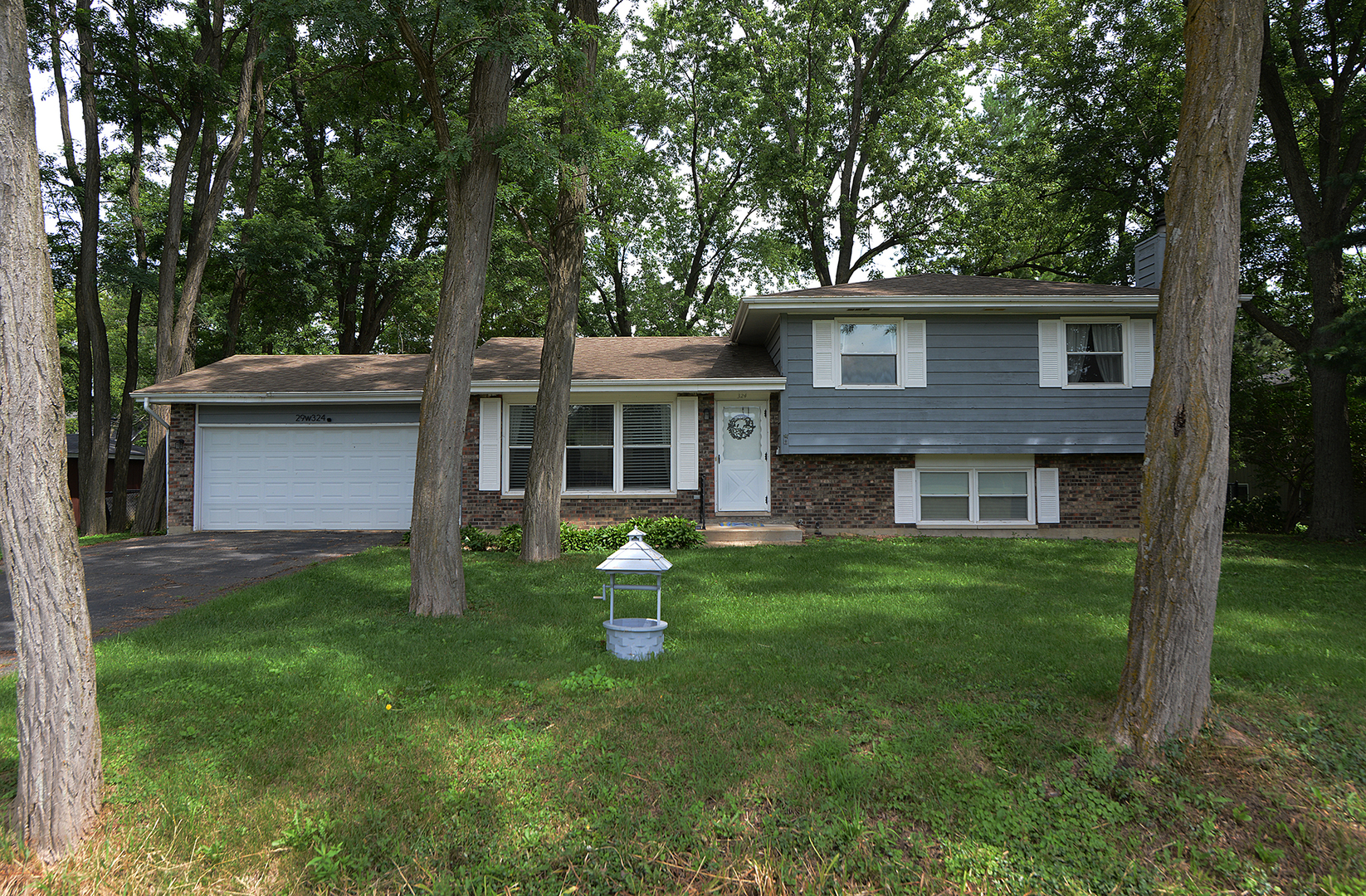 29W324 Grove Avenue