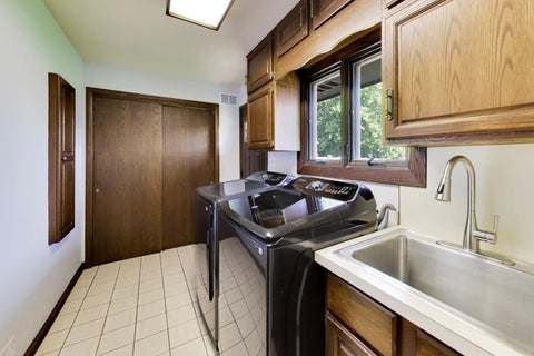 Tiny photo for 6723 Kingswood Road, Willowbrook, IL 60527 (MLS # 12750556)