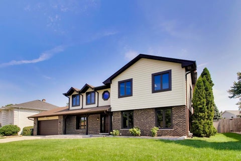 Tiny photo for 6723 Kingswood Road, Willowbrook, IL 60527 (MLS # 12750556)