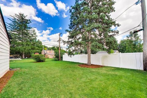Tiny photo for 336 W Fremont Avenue, Elmhurst, IL 60126 (MLS # 12682618)