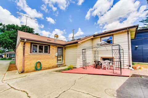 Tiny photo for 336 W Fremont Avenue, Elmhurst, IL 60126 (MLS # 12682618)