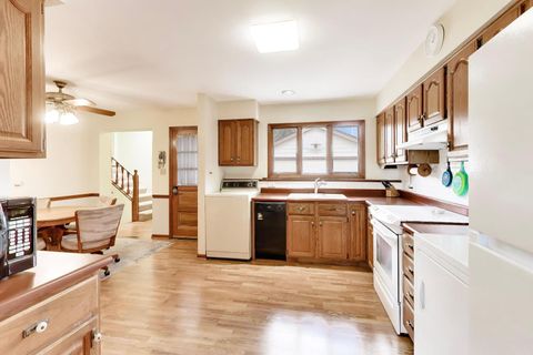 Tiny photo for 336 W Fremont Avenue, Elmhurst, IL 60126 (MLS # 12682618)
