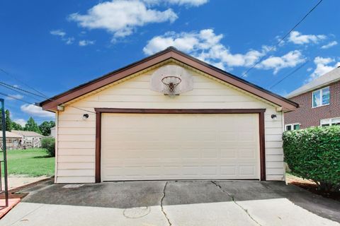 Tiny photo for 336 W Fremont Avenue, Elmhurst, IL 60126 (MLS # 12682618)