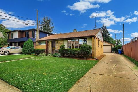 Tiny photo for 336 W Fremont Avenue, Elmhurst, IL 60126 (MLS # 12682618)