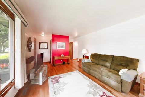 Tiny photo for 336 W Fremont Avenue, Elmhurst, IL 60126 (MLS # 12682618)