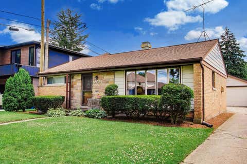 Tiny photo for 336 W Fremont Avenue, Elmhurst, IL 60126 (MLS # 12682618)
