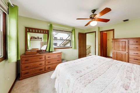 Tiny photo for 336 W Fremont Avenue, Elmhurst, IL 60126 (MLS # 12682618)