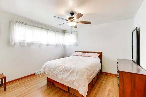 Tiny photo for 336 W Fremont Avenue, Elmhurst, IL 60126 (MLS # 12682618)
