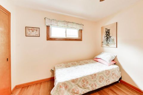 Tiny photo for 336 W Fremont Avenue, Elmhurst, IL 60126 (MLS # 12682618)