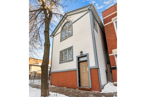 1927 W Ohio Street Chicago IL 60622