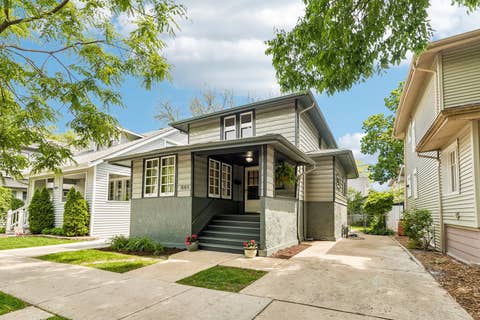Photo of 848 Carpenter Avenue, Oak Park, IL 60304 (MLS # 12670343)