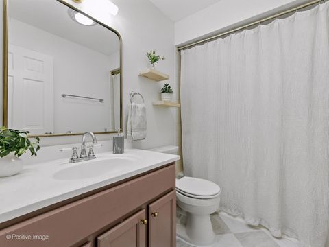 Tiny photo for 2S761 THERESA Court #761, Oak Brook, IL 60523 (MLS # 12447959)