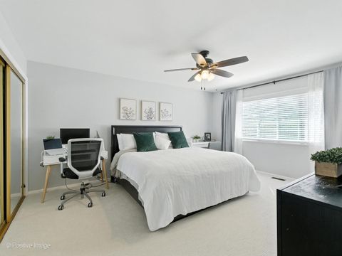 Tiny photo for 2S761 THERESA Court #761, Oak Brook, IL 60523 (MLS # 12447959)