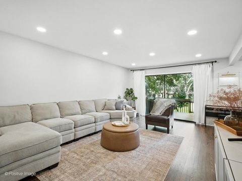 Tiny photo for 2S761 THERESA Court #761, Oak Brook, IL 60523 (MLS # 12447959)