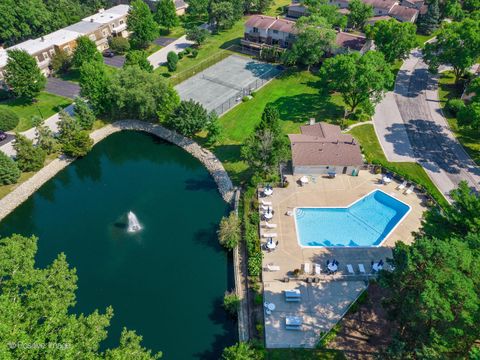 Tiny photo for 2S761 THERESA Court #761, Oak Brook, IL 60523 (MLS # 12447959)