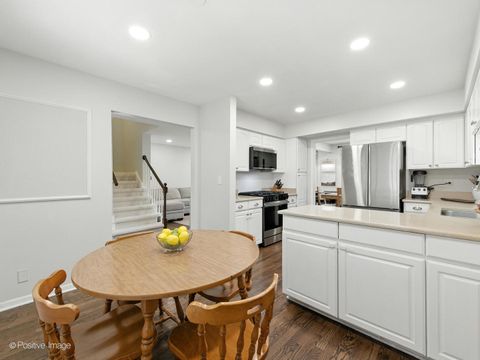 Tiny photo for 2S761 THERESA Court #761, Oak Brook, IL 60523 (MLS # 12447959)