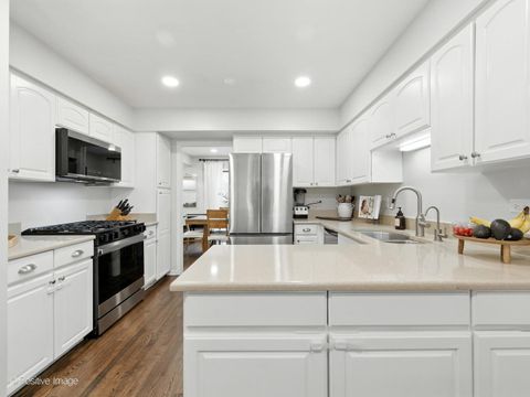 Tiny photo for 2S761 THERESA Court #761, Oak Brook, IL 60523 (MLS # 12447959)