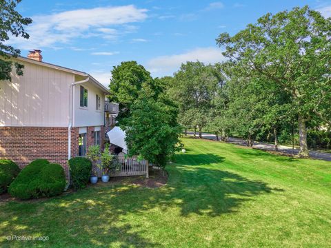 Tiny photo for 2S761 THERESA Court #761, Oak Brook, IL 60523 (MLS # 12447959)