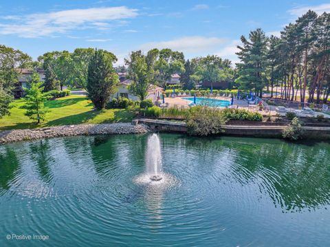 Tiny photo for 2S761 THERESA Court #761, Oak Brook, IL 60523 (MLS # 12447959)