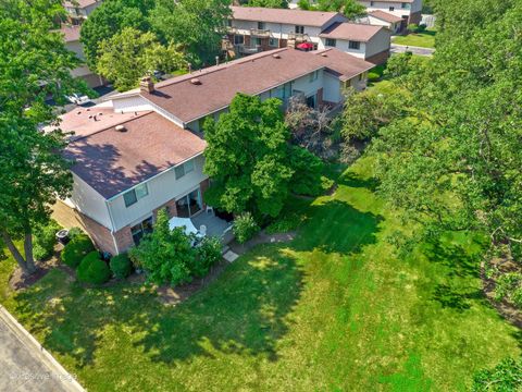 Tiny photo for 2S761 THERESA Court #761, Oak Brook, IL 60523 (MLS # 12447959)