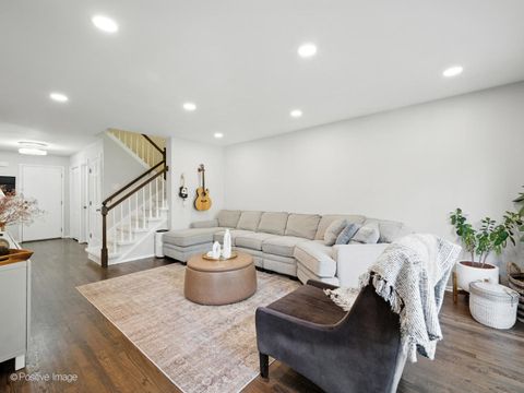 Tiny photo for 2S761 THERESA Court #761, Oak Brook, IL 60523 (MLS # 12447959)