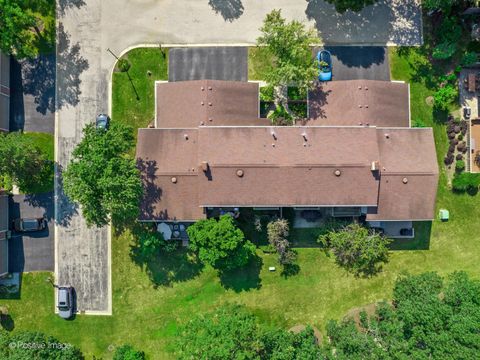 Tiny photo for 2S761 THERESA Court #761, Oak Brook, IL 60523 (MLS # 12447959)