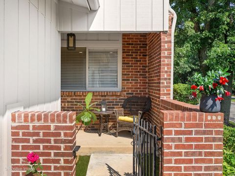 Tiny photo for 2S761 THERESA Court #761, Oak Brook, IL 60523 (MLS # 12447959)