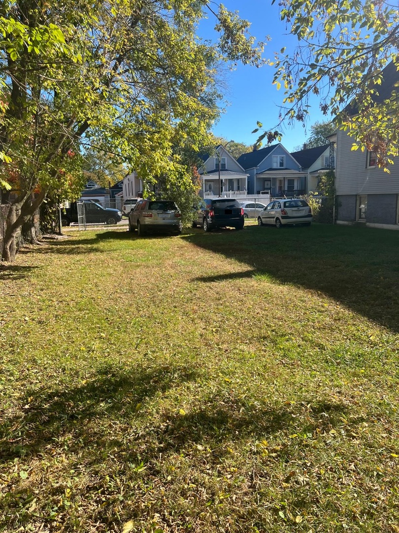 6824-6826 S HONORE Street