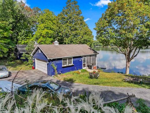 Tiny photo for 21290 W Sylvan Drive S, Mundelein, IL 60060 (MLS # 12482106)