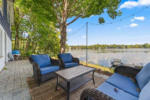 Tiny photo for 21290 W Sylvan Drive S, Mundelein, IL 60060 (MLS # 12482106)