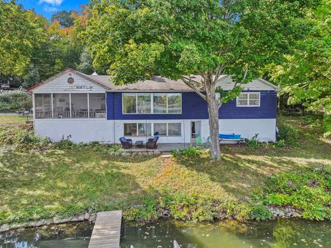 Tiny photo for 21290 W Sylvan Drive S, Mundelein, IL 60060 (MLS # 12482106)