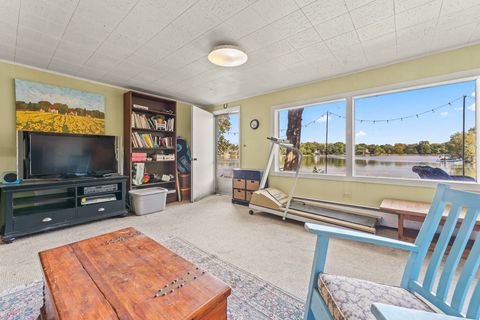 Tiny photo for 21290 W Sylvan Drive S, Mundelein, IL 60060 (MLS # 12482106)