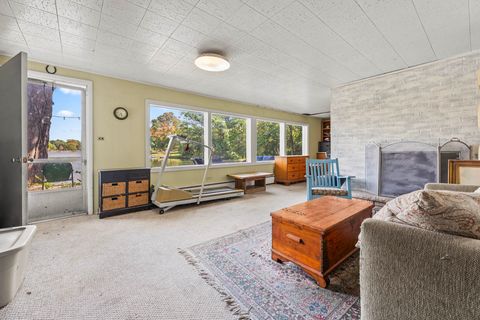 Tiny photo for 21290 W Sylvan Drive S, Mundelein, IL 60060 (MLS # 12482106)