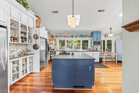 Tiny photo for 21290 W Sylvan Drive S, Mundelein, IL 60060 (MLS # 12482106)