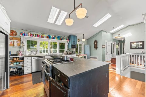 Tiny photo for 21290 W Sylvan Drive S, Mundelein, IL 60060 (MLS # 12482106)