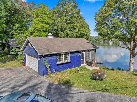 Tiny photo for 21290 W Sylvan Drive S, Mundelein, IL 60060 (MLS # 12482106)