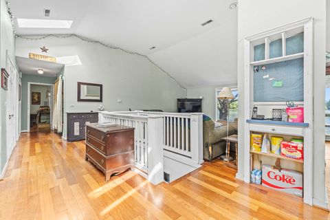 Tiny photo for 21290 W Sylvan Drive S, Mundelein, IL 60060 (MLS # 12482106)