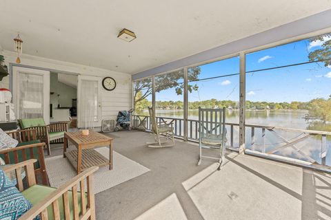 Tiny photo for 21290 W Sylvan Drive S, Mundelein, IL 60060 (MLS # 12482106)