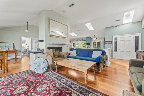 Tiny photo for 21290 W Sylvan Drive S, Mundelein, IL 60060 (MLS # 12482106)