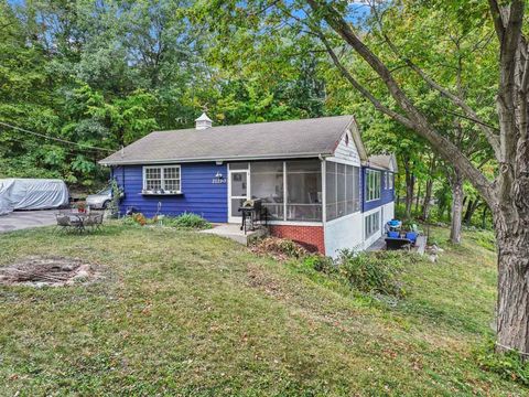 Tiny photo for 21290 W Sylvan Drive S, Mundelein, IL 60060 (MLS # 12482106)