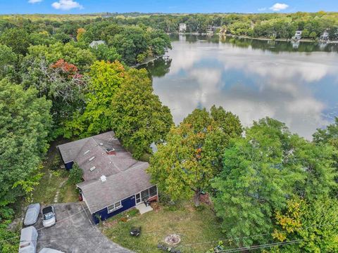 Tiny photo for 21290 W Sylvan Drive S, Mundelein, IL 60060 (MLS # 12482106)